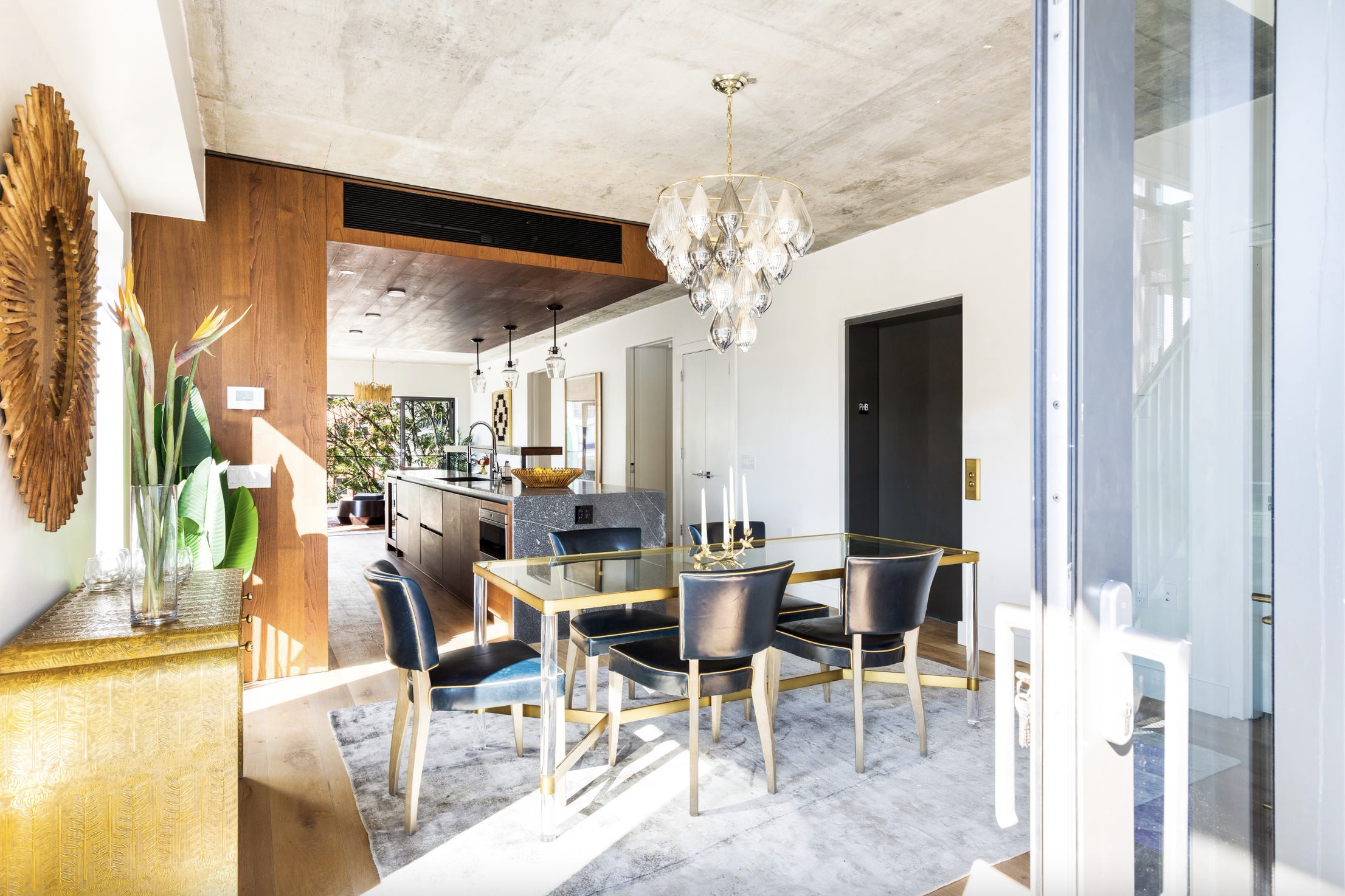 585 UNION AVENUE-DINING PHB