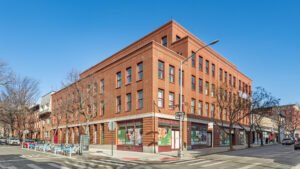THE CALYER GREENPOINT